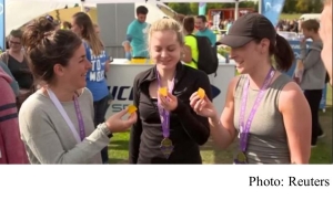 Edible water bottle cuts marathon waste