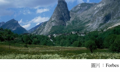 Mountaintops Are In Bloom Thanks To Climate Change, But There Could Be Consequences (Forbes - 20180404)